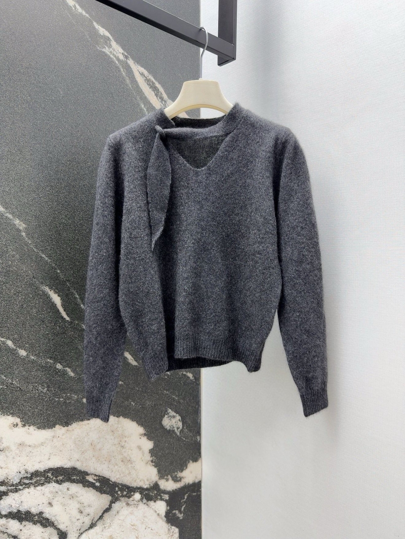 chr1st1an D10r sweaters